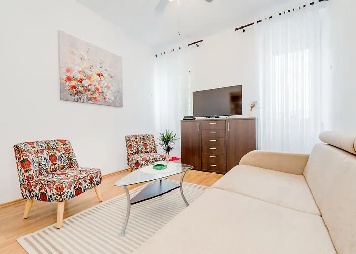 Split Apartment Worek